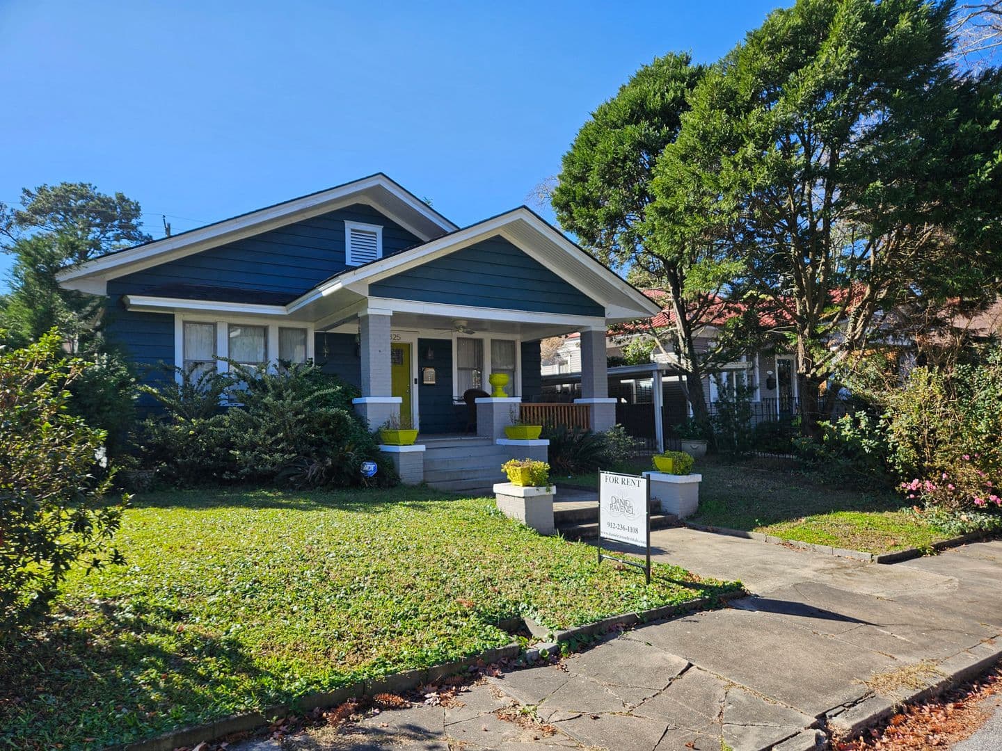 Savannah House: 325 East 49th Street
