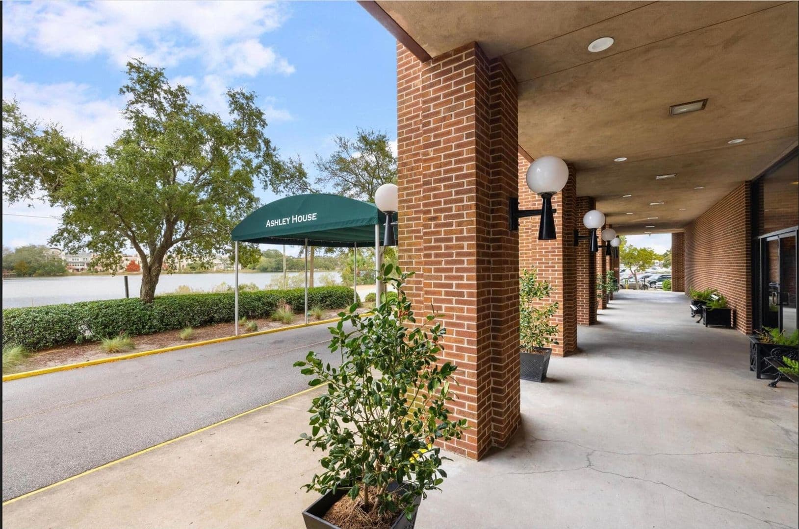 Charleston Apartment: 14 Lockwood Drive