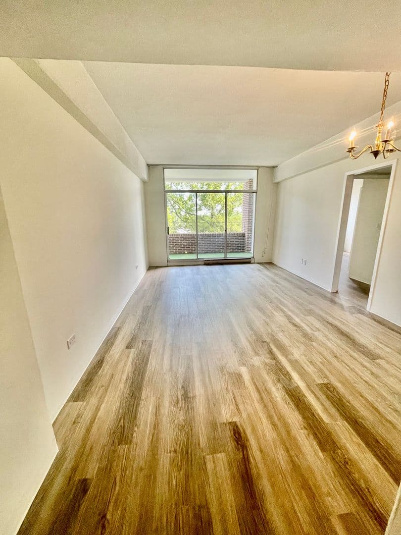 Charleston Apartment: 14 Lockwood Drive
