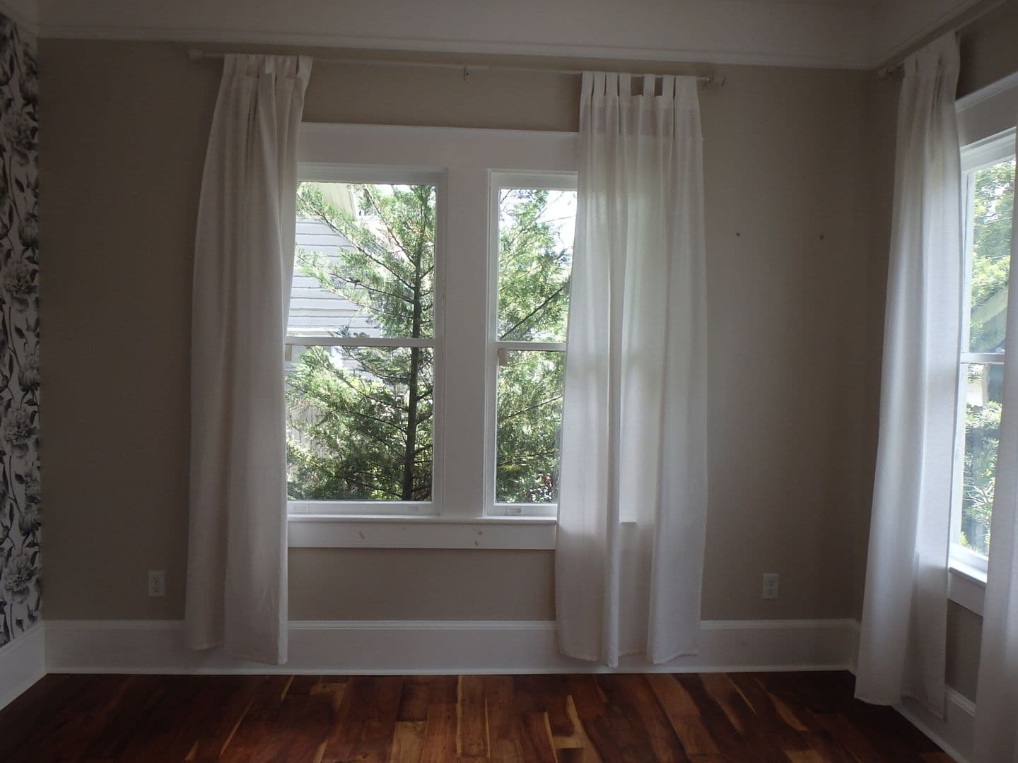 Savannah House: 325 East 49th Street