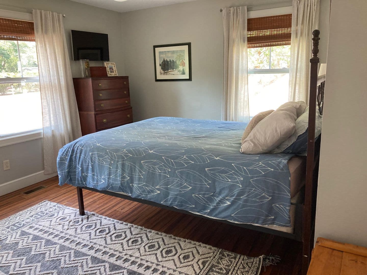 Charleston House: 10 Oak Forest Drive