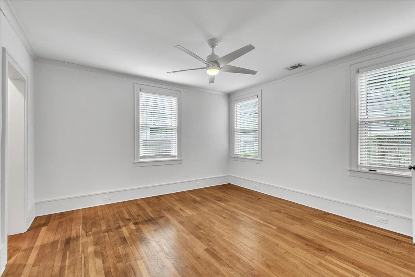 Savannah House: 331 E 54th Street