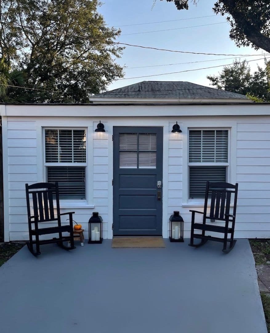 Savannah House: 331 E 54th Street