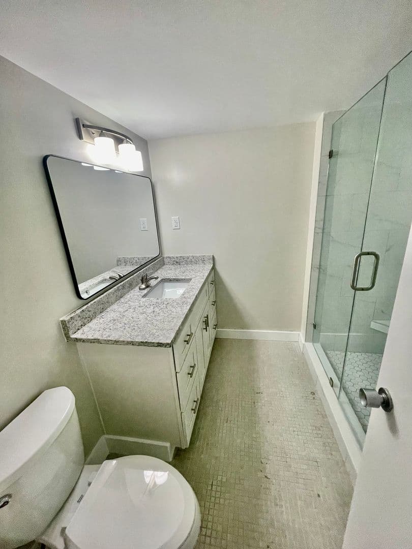 Charleston Apartment: 14 Lockwood Drive