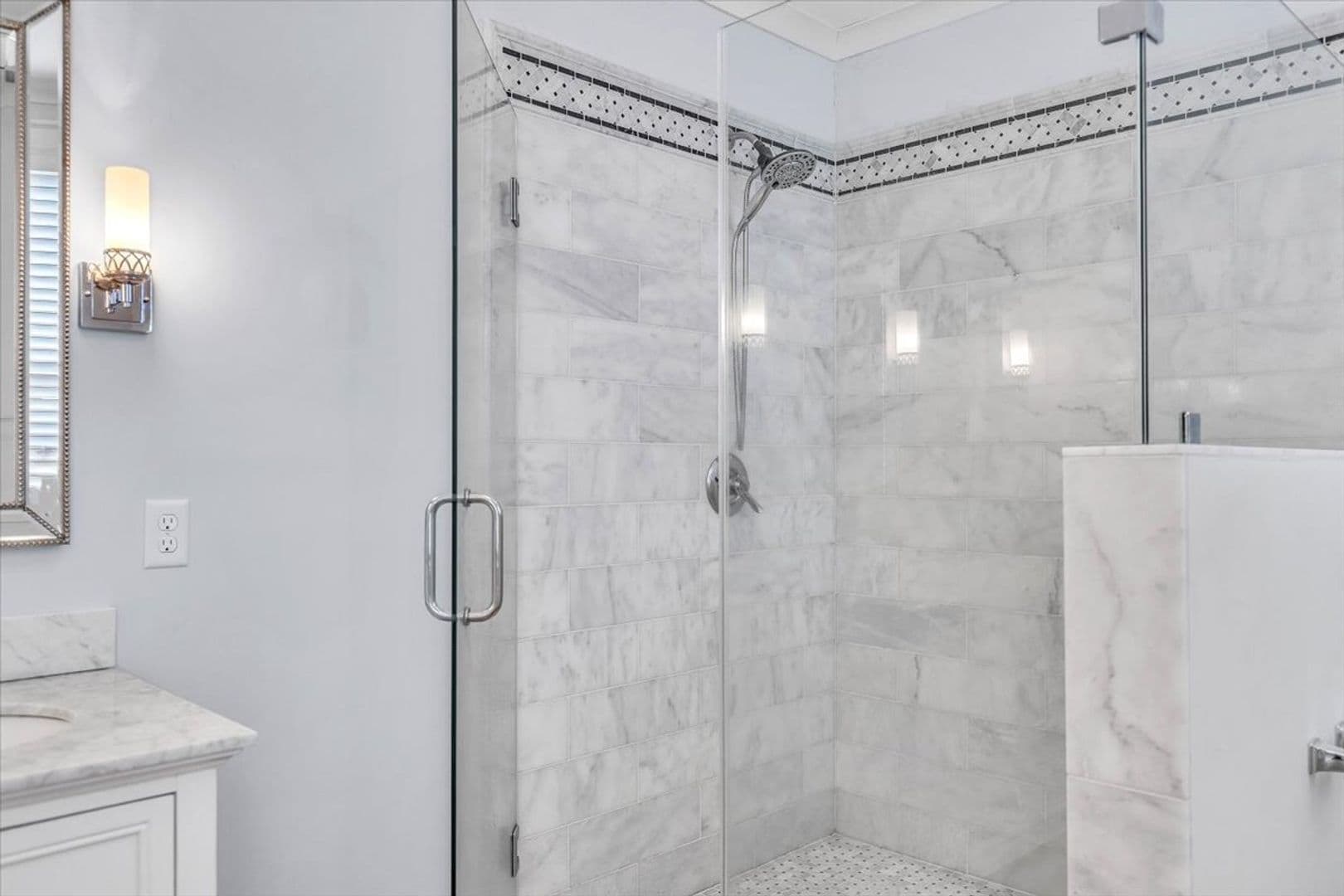 Savannah House: 331 E 54th Street