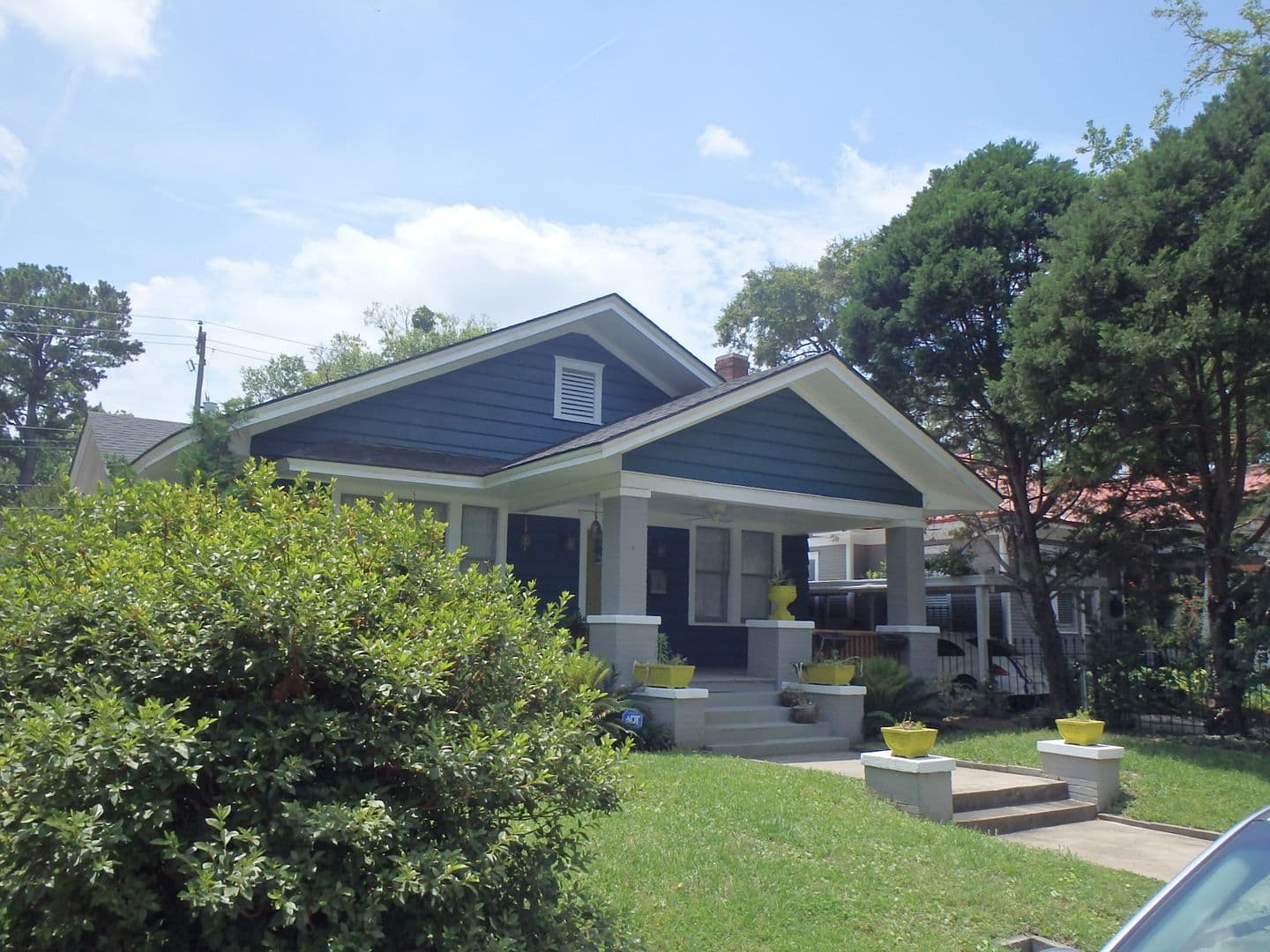 Savannah House: 325 East 49th Street