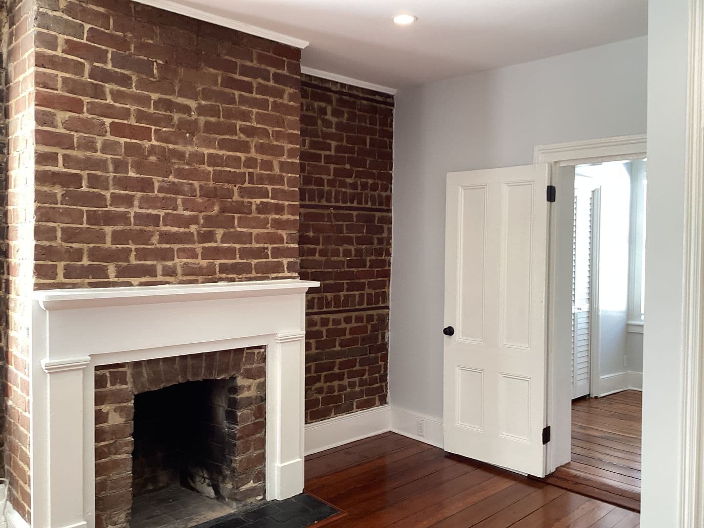 Savannah House: 509 Howard Street