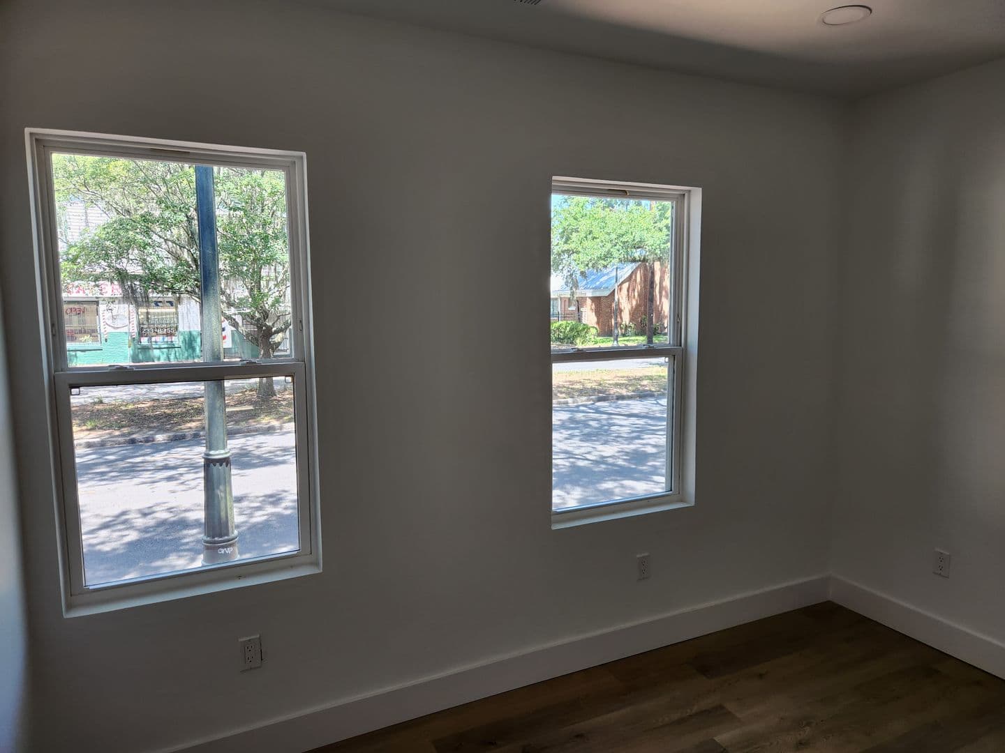 Savannah House: 422 W 42nd Street