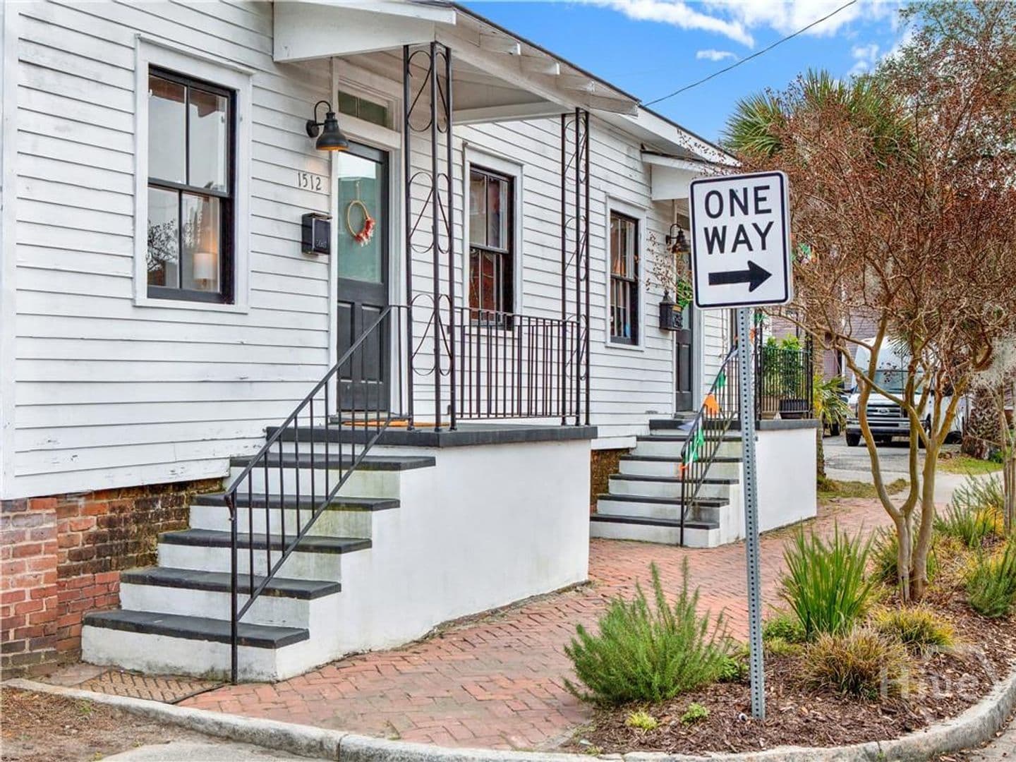 Savannah House: 1512 Barnard Street