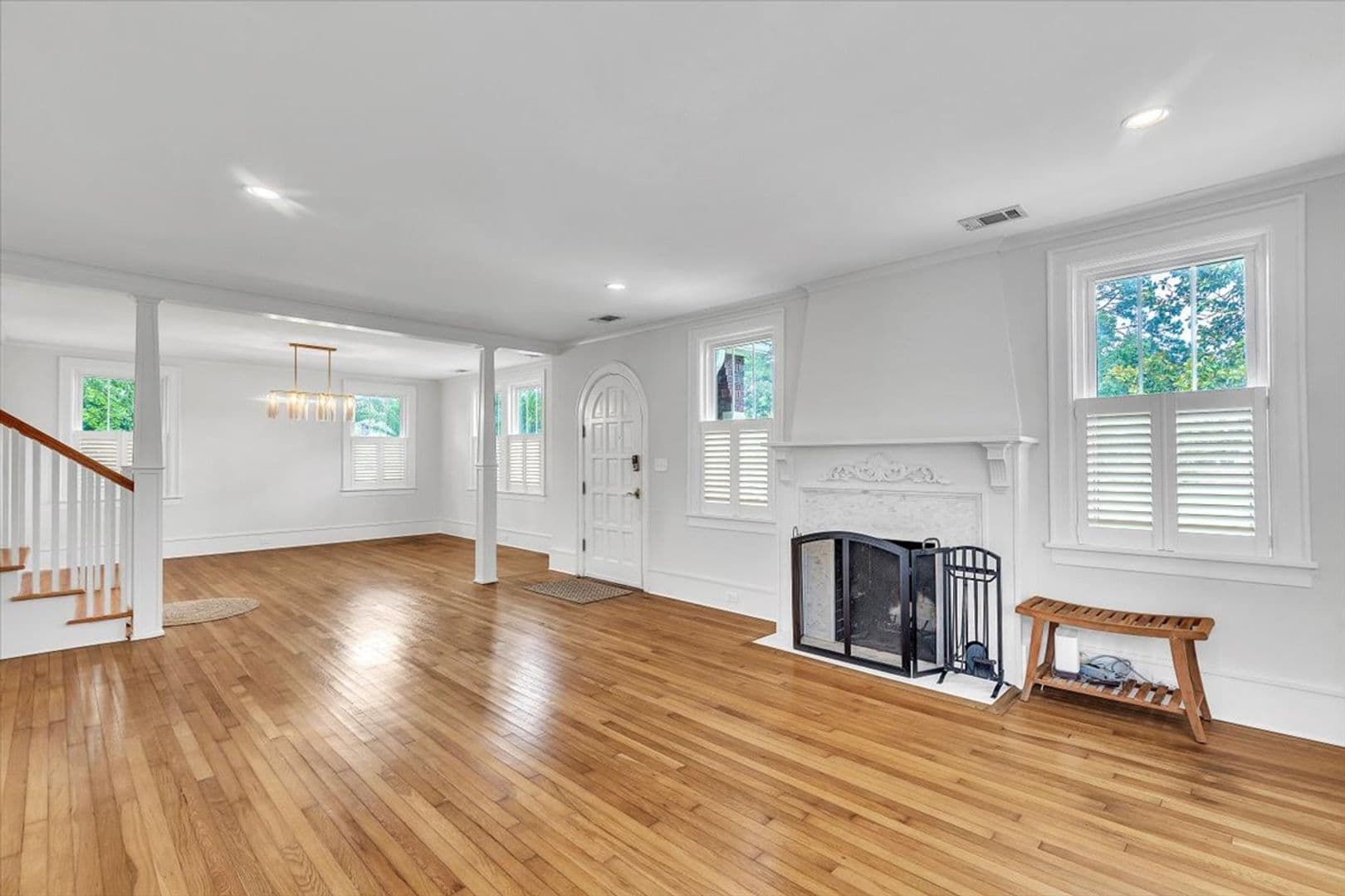 Savannah House: 331 E 54th Street