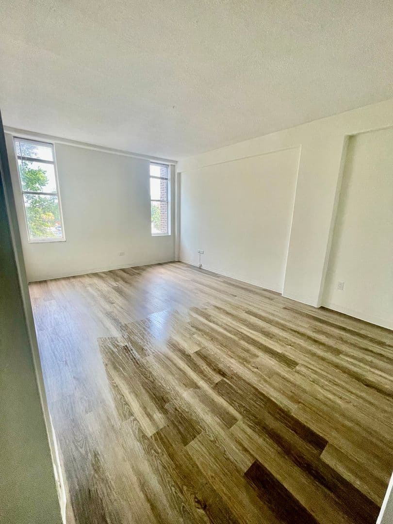 Charleston Apartment: 14 Lockwood Drive
