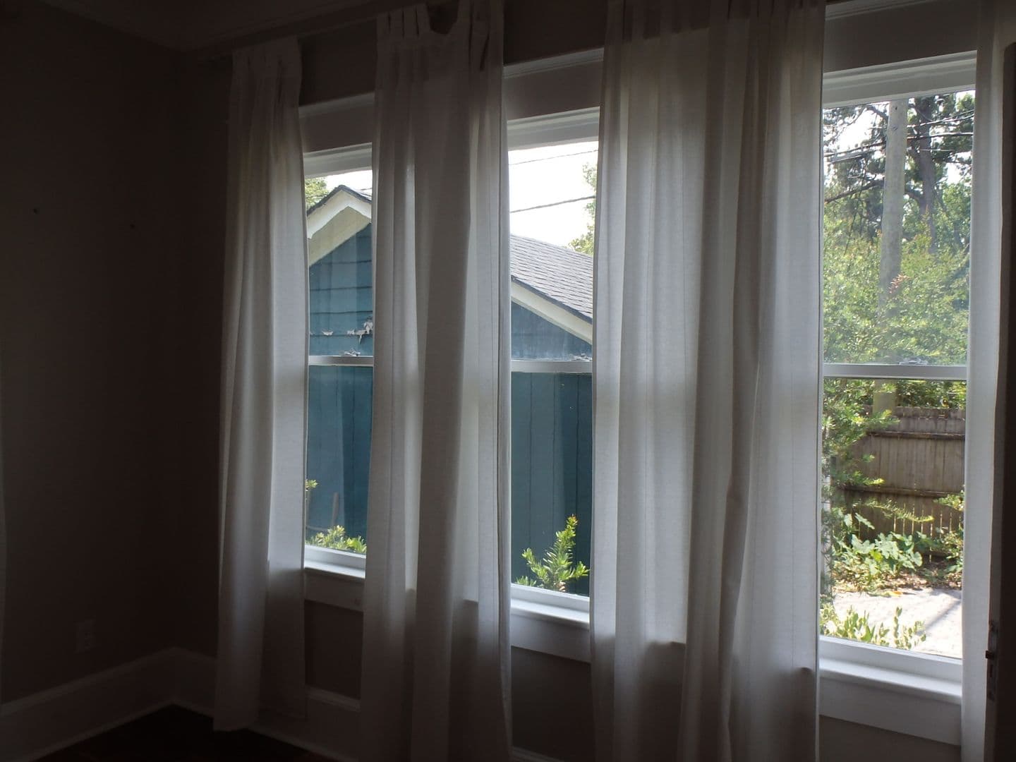 Savannah House: 325 East 49th Street