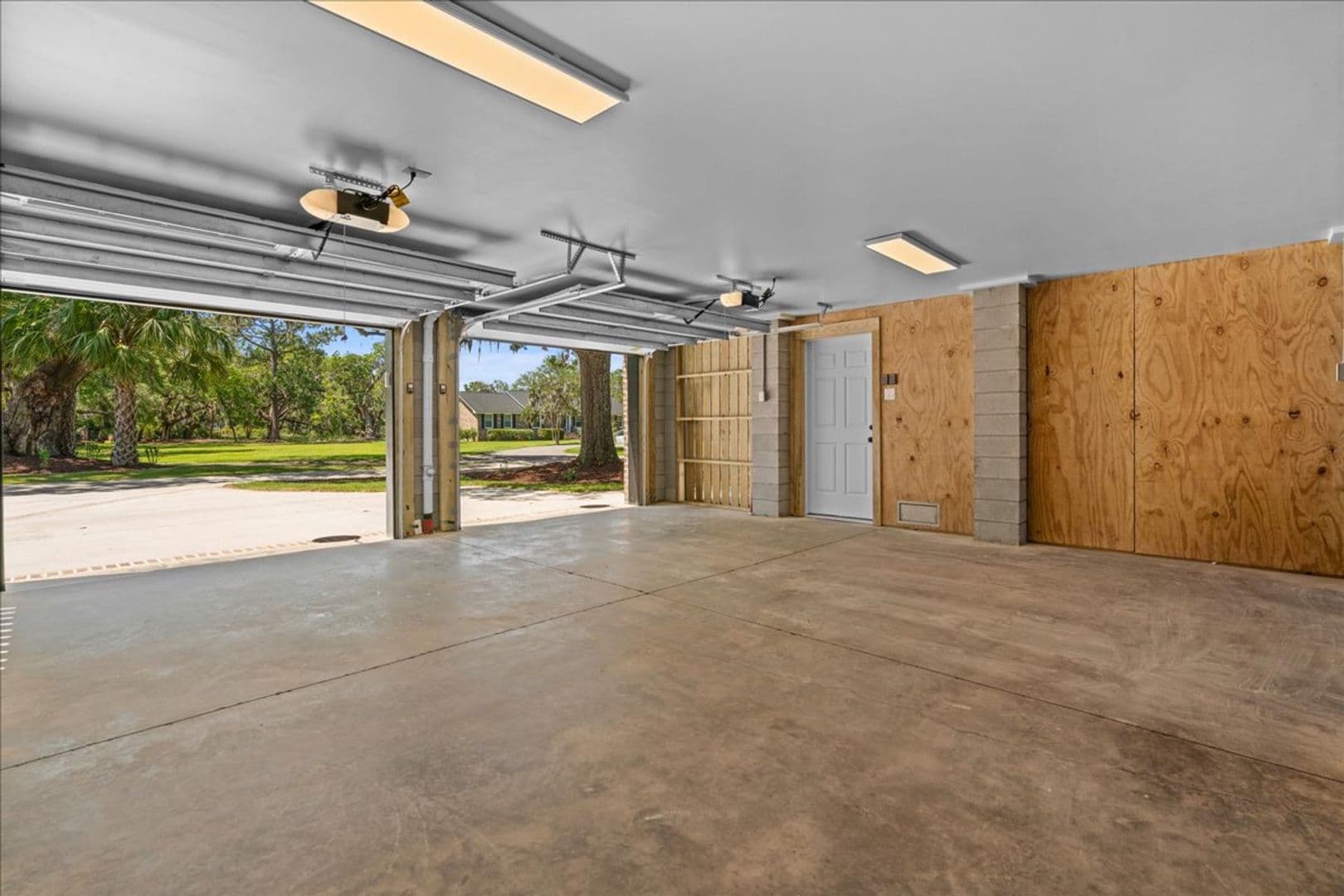 Charleston Condo: 90 Farmfield Avenue