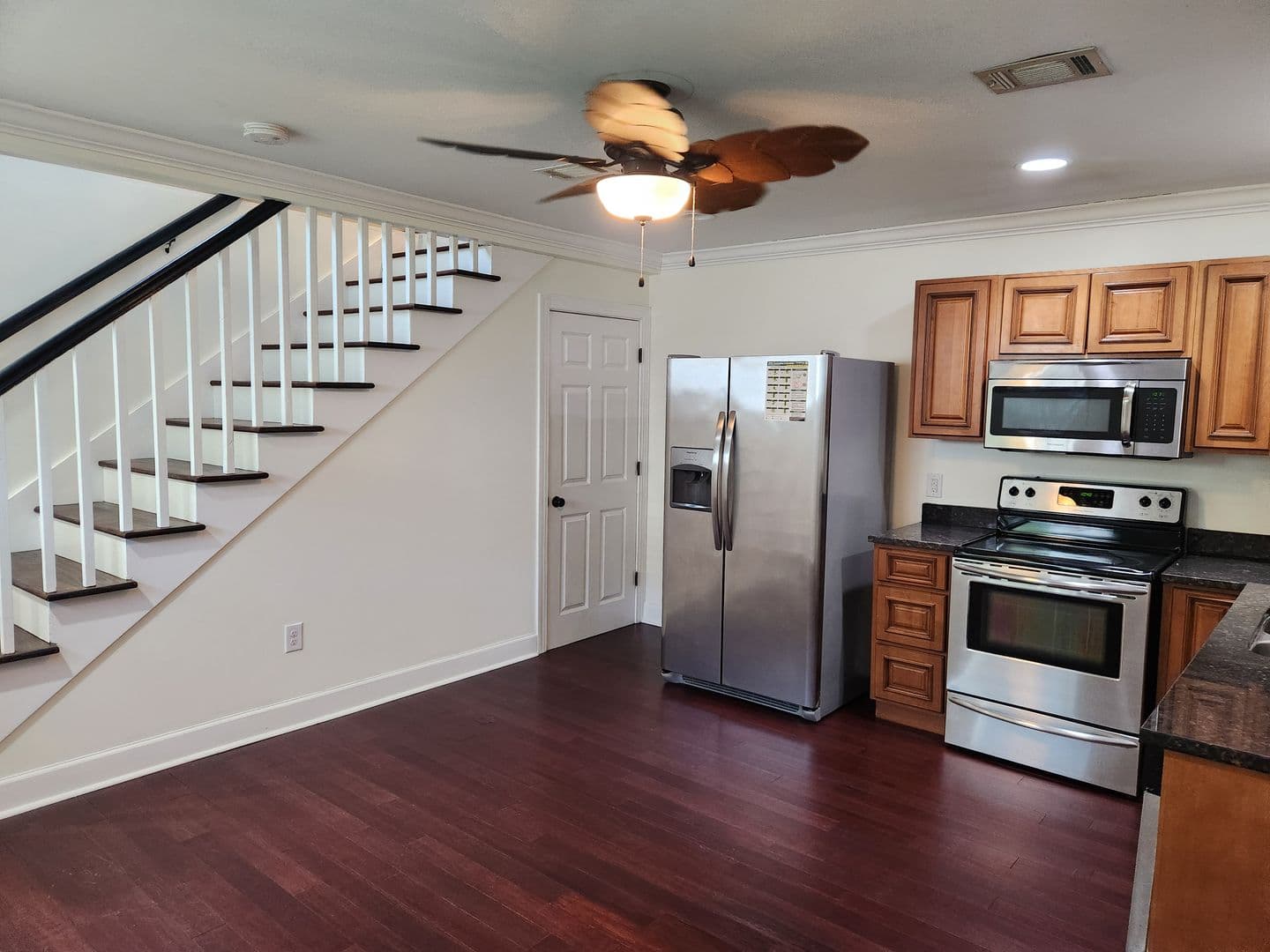 Savannah House: 836 E Park Avenue
