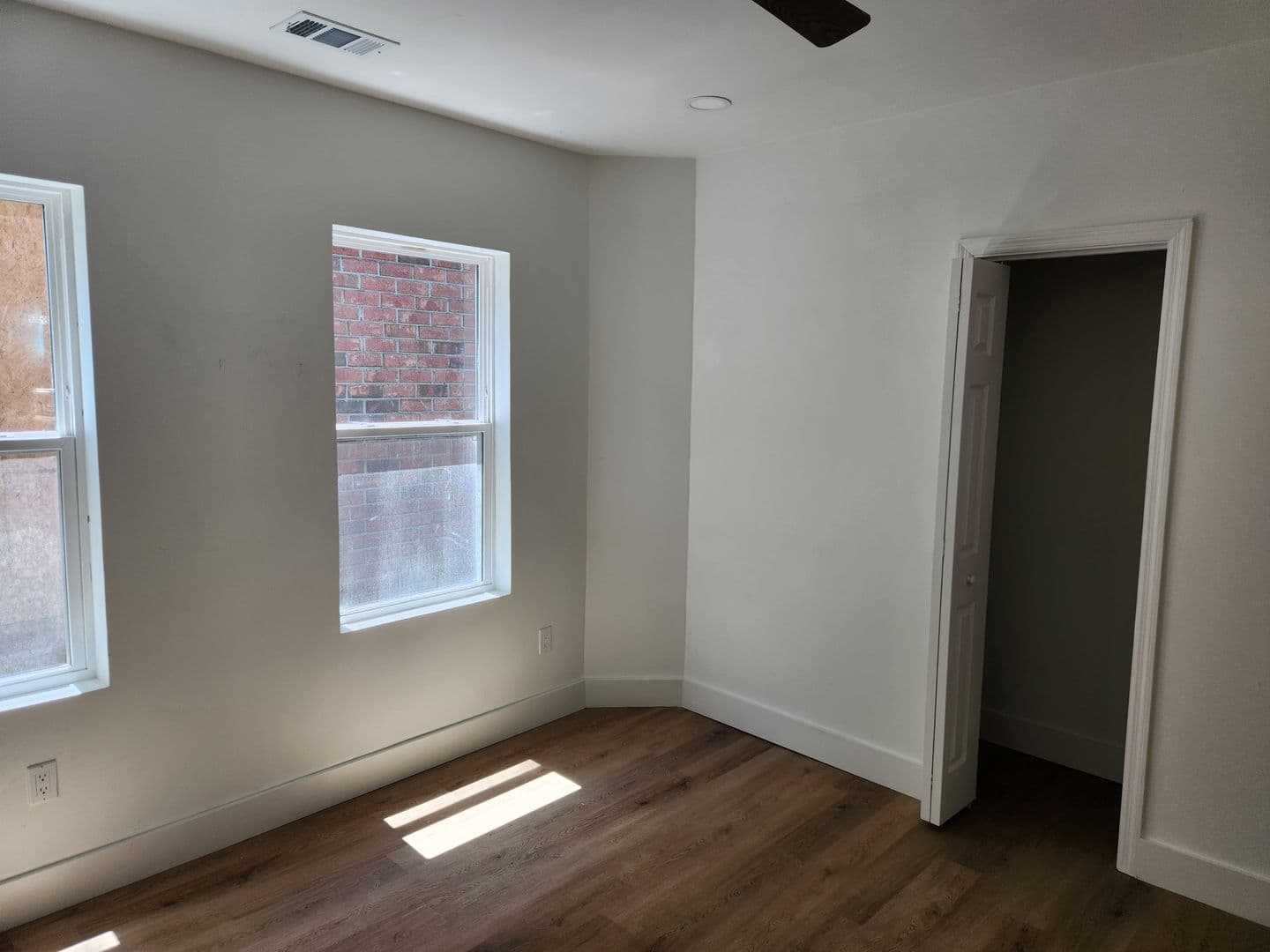 Savannah House: 422 W 42nd Street