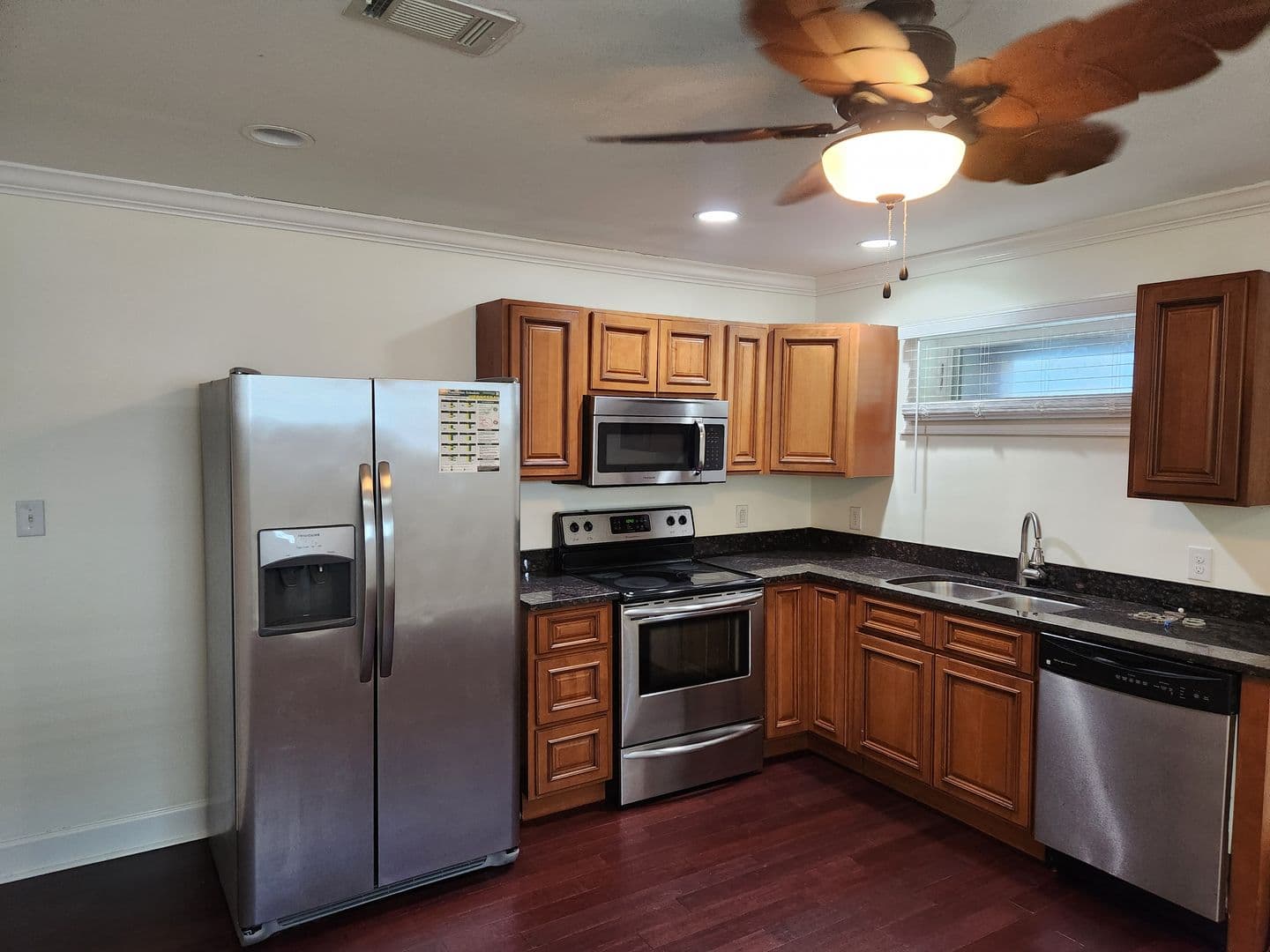 Savannah House: 836 E Park Avenue