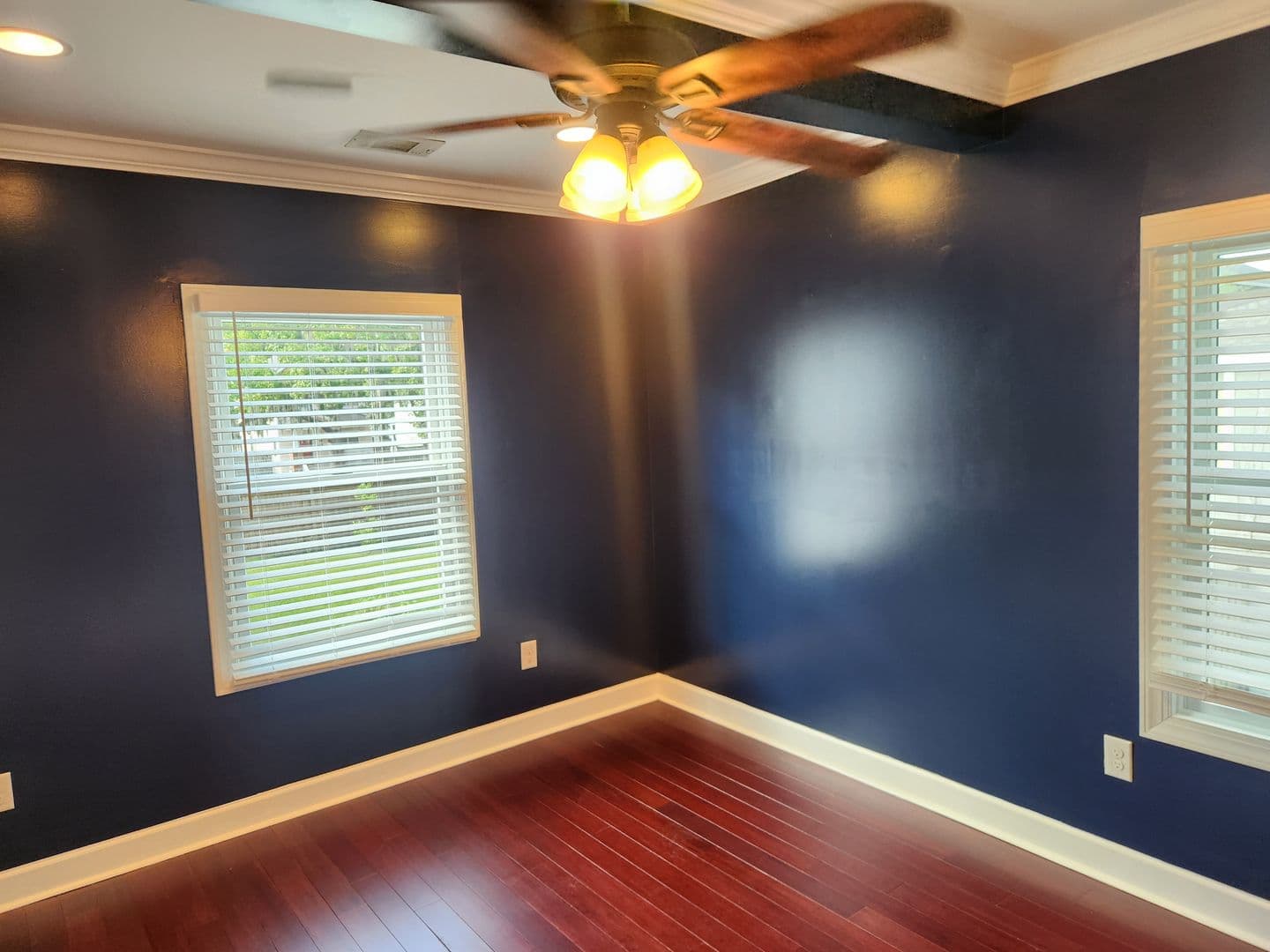 Savannah House: 836 E Park Avenue