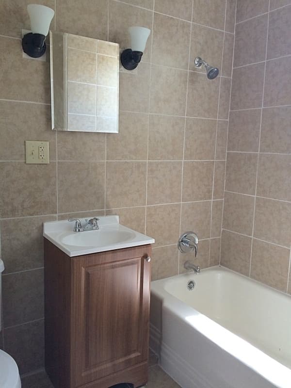 Charleston Apartment: 35 Vanderhorst Street