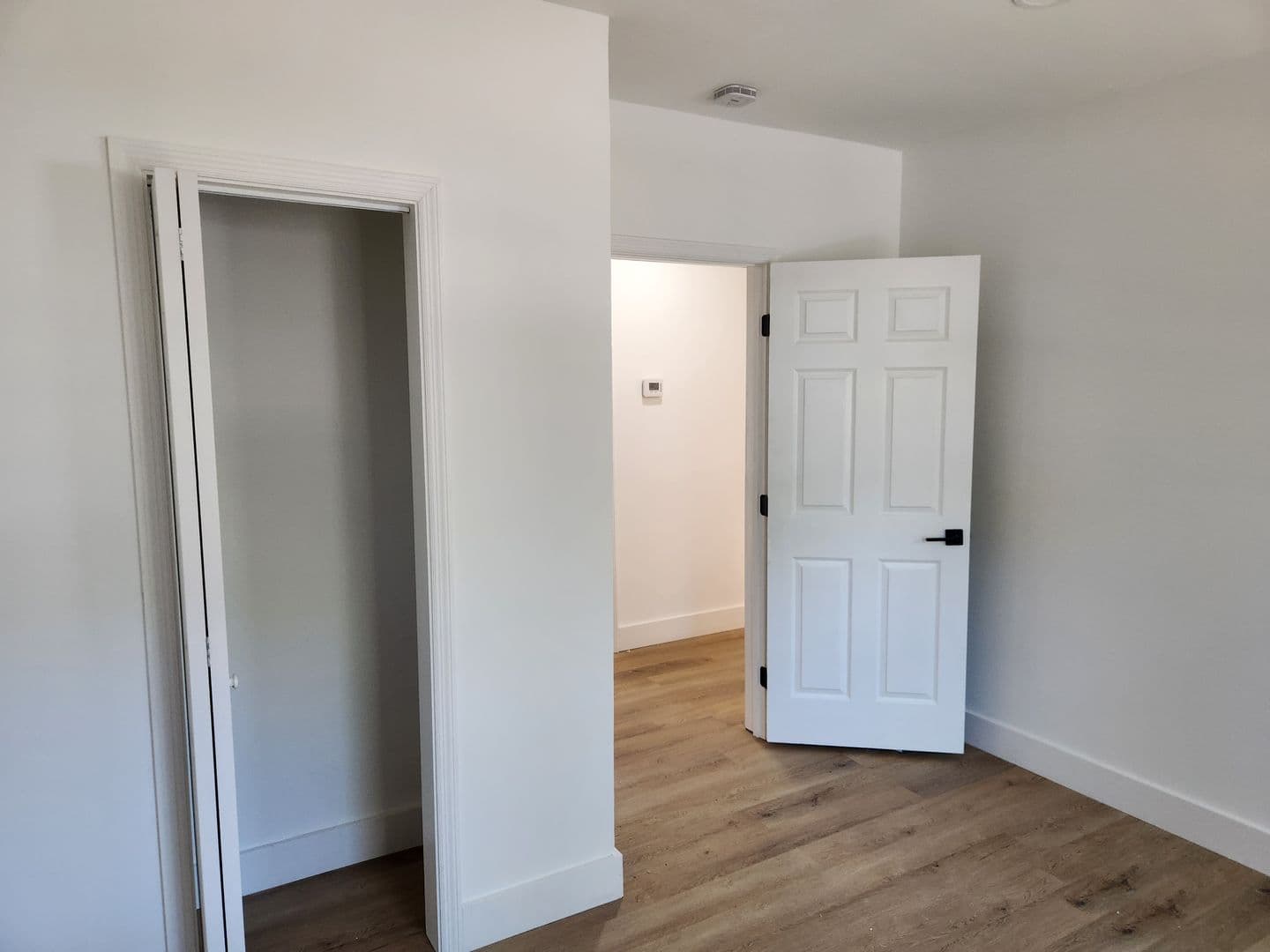 Savannah House: 422 W 42nd Street