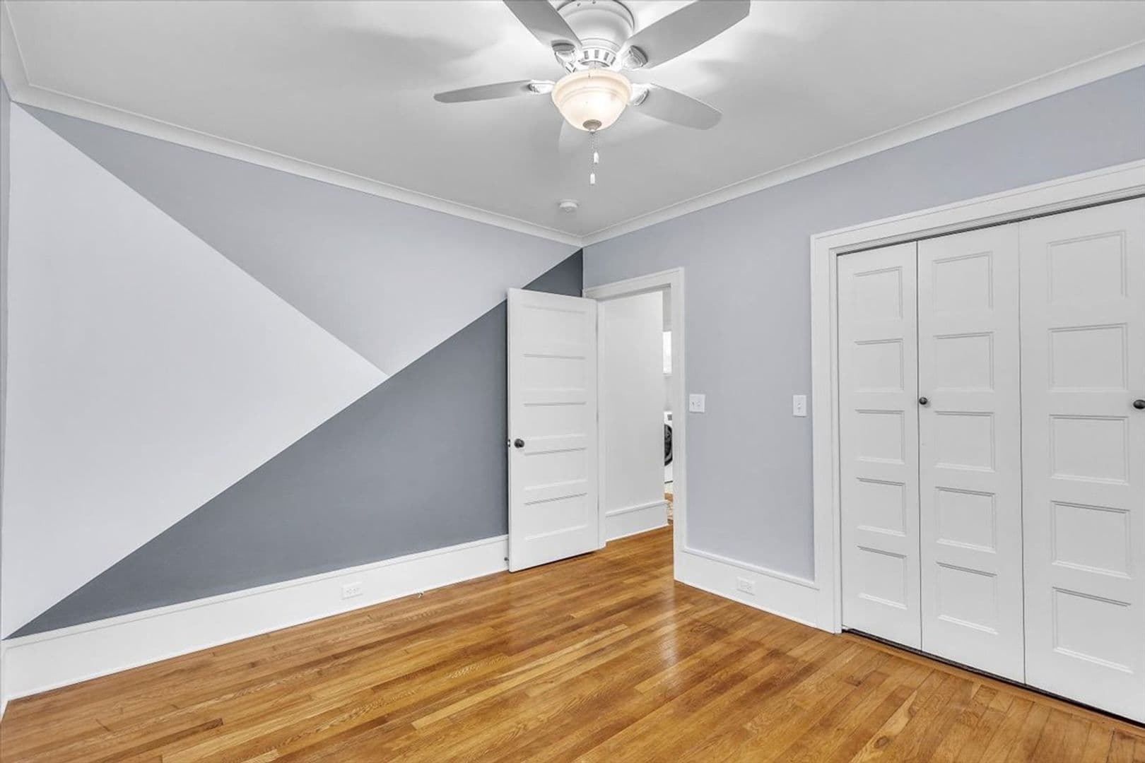 Savannah House: 331 E 54th Street