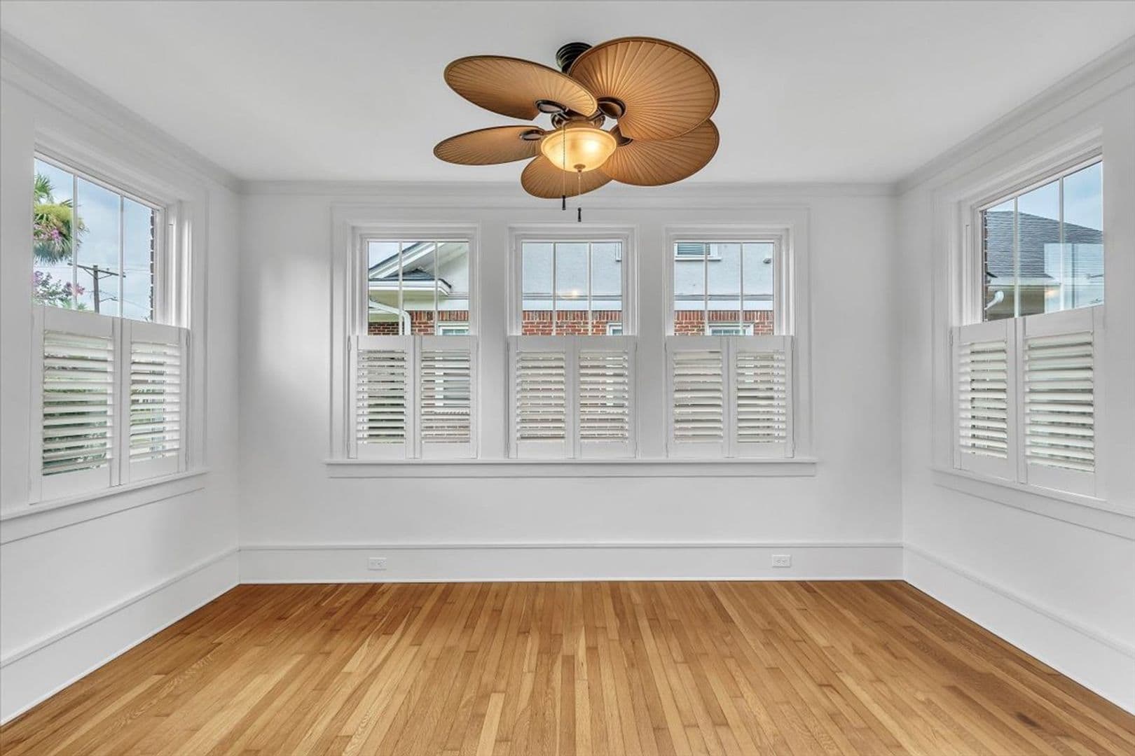 Savannah House: 331 E 54th Street
