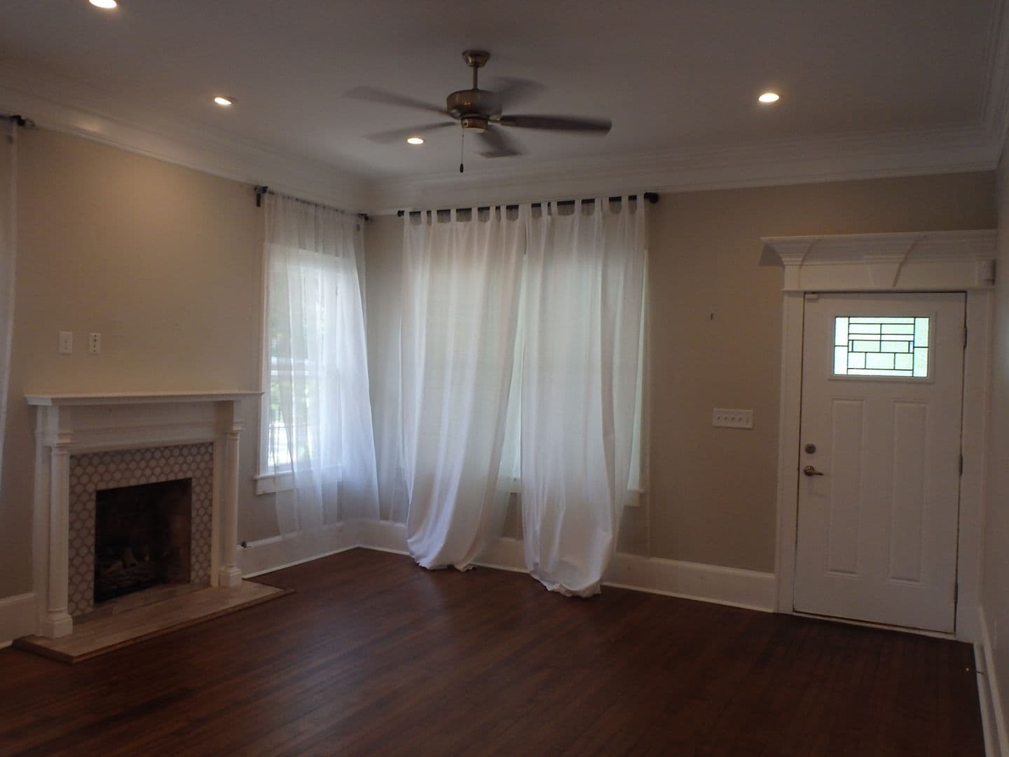Savannah House: 325 East 49th Street