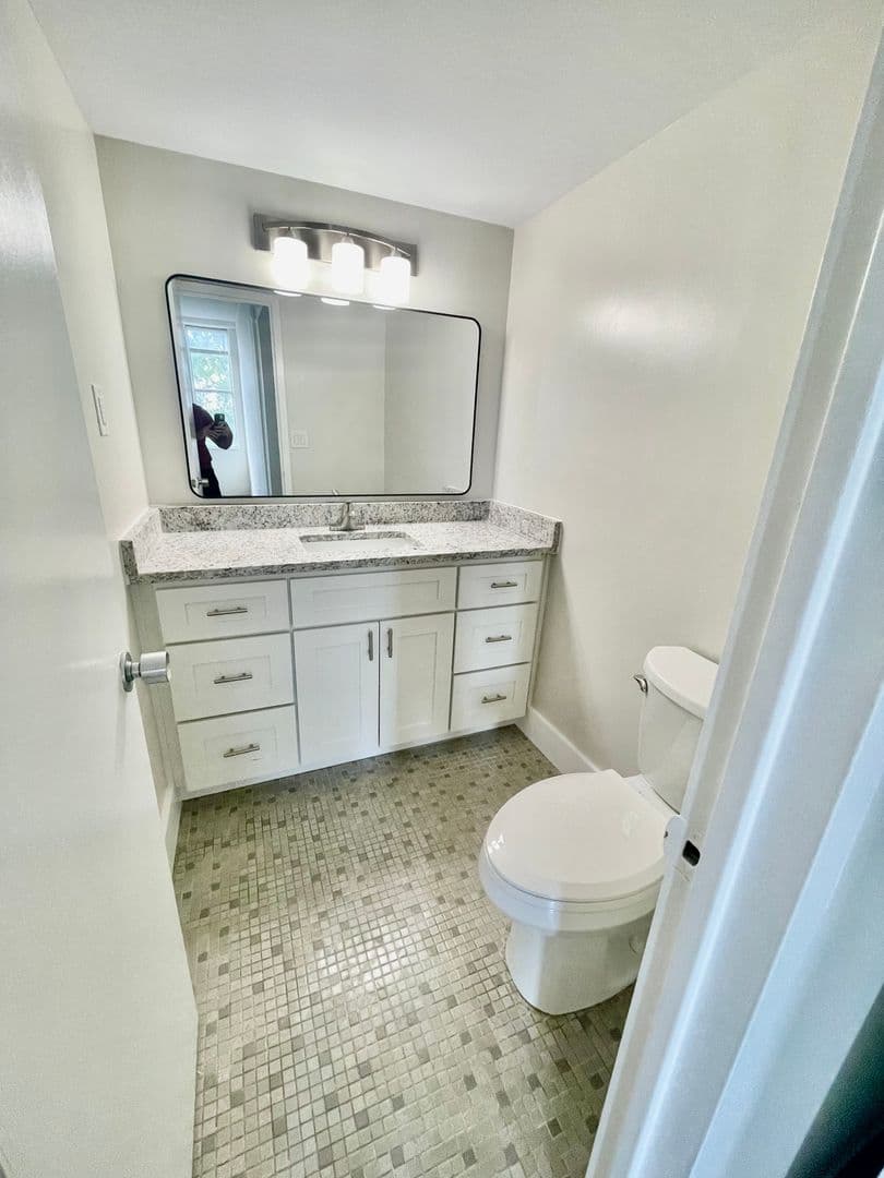 Charleston Apartment: 14 Lockwood Drive