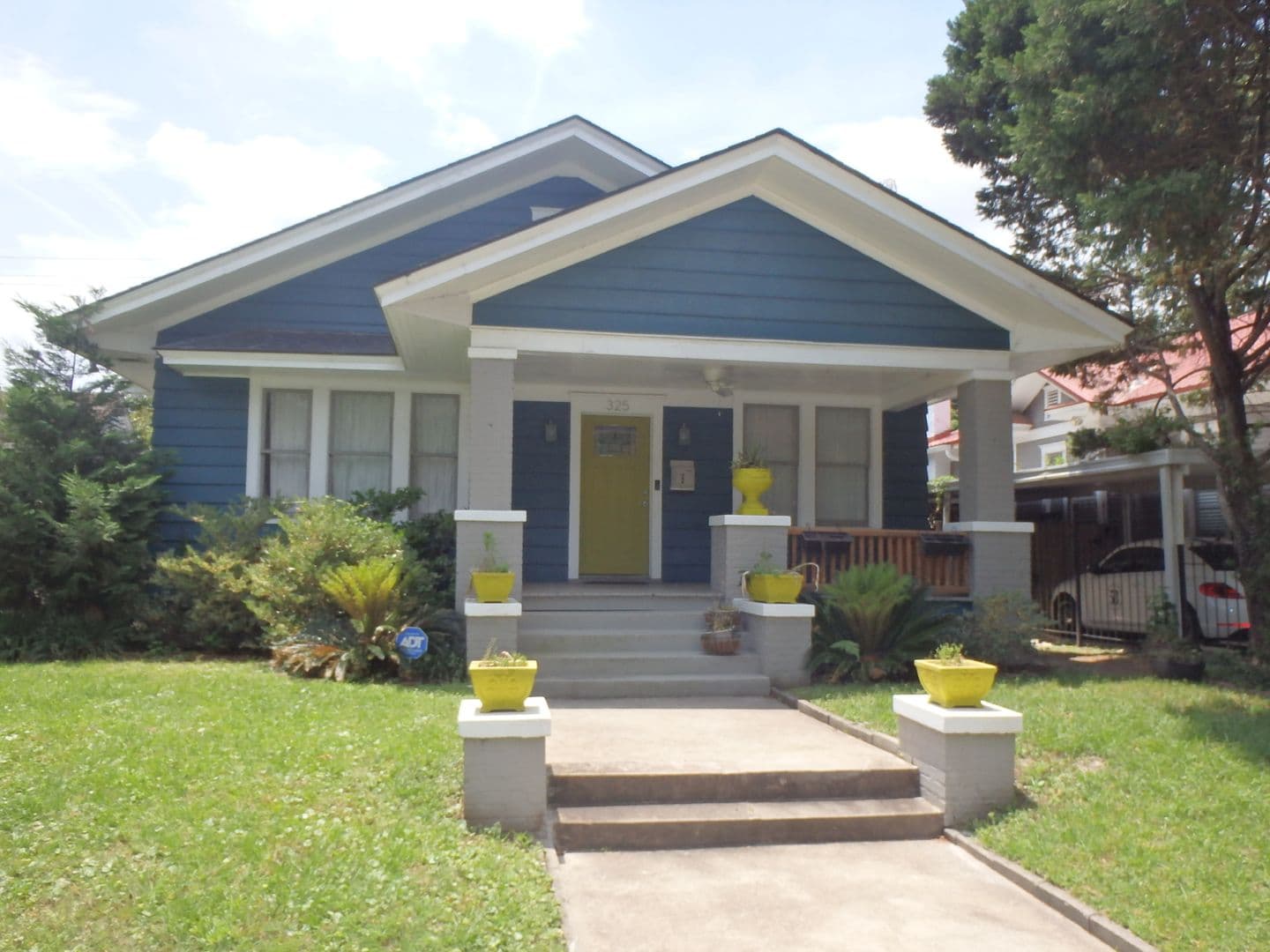 Savannah House: 325 East 49th Street