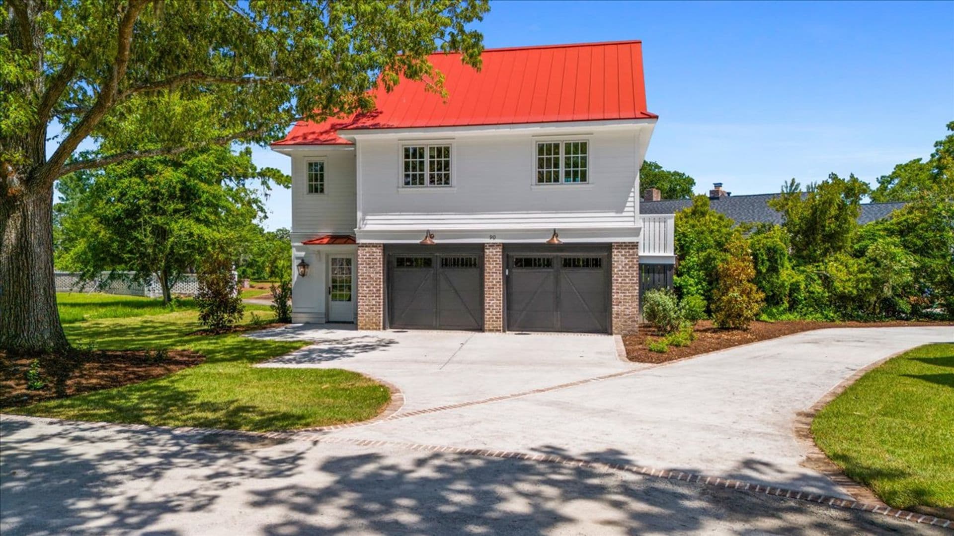Charleston Condo: 90 Farmfield Avenue