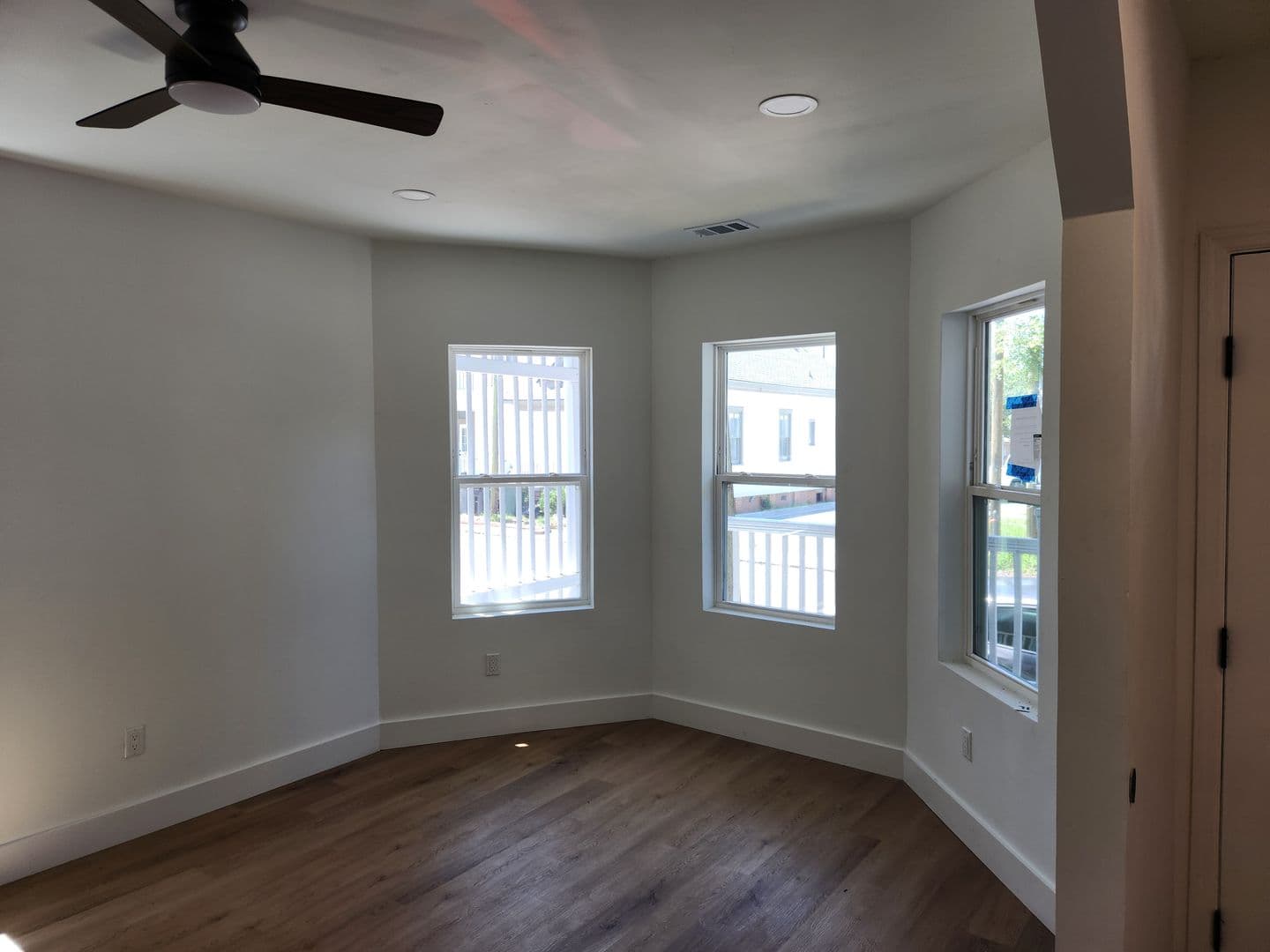 Savannah House: 422 W 42nd Street