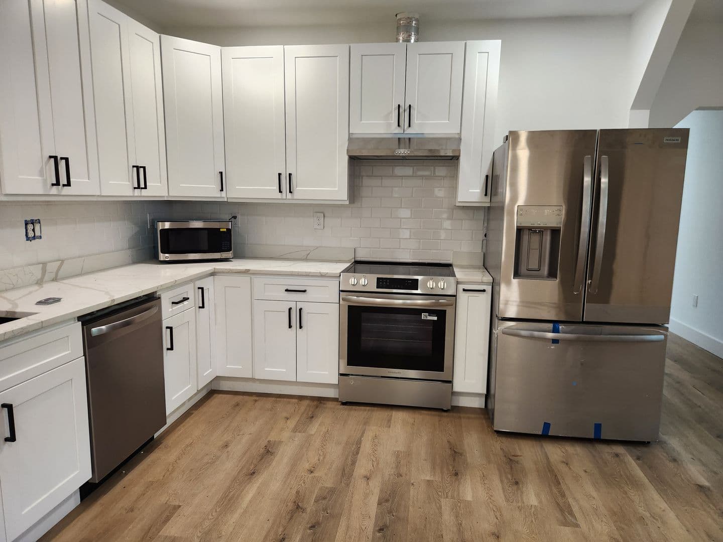 Savannah House: 422 W 42nd Street