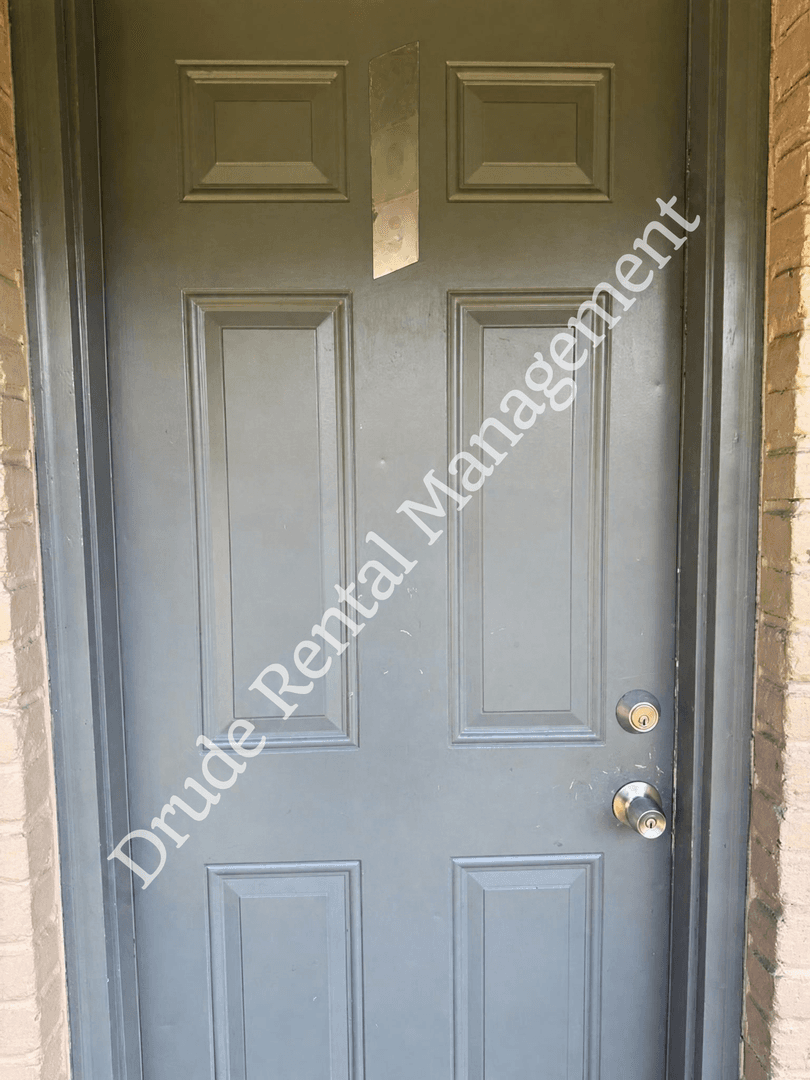 Hammond Apartment: 312 N. Chestnut St.
