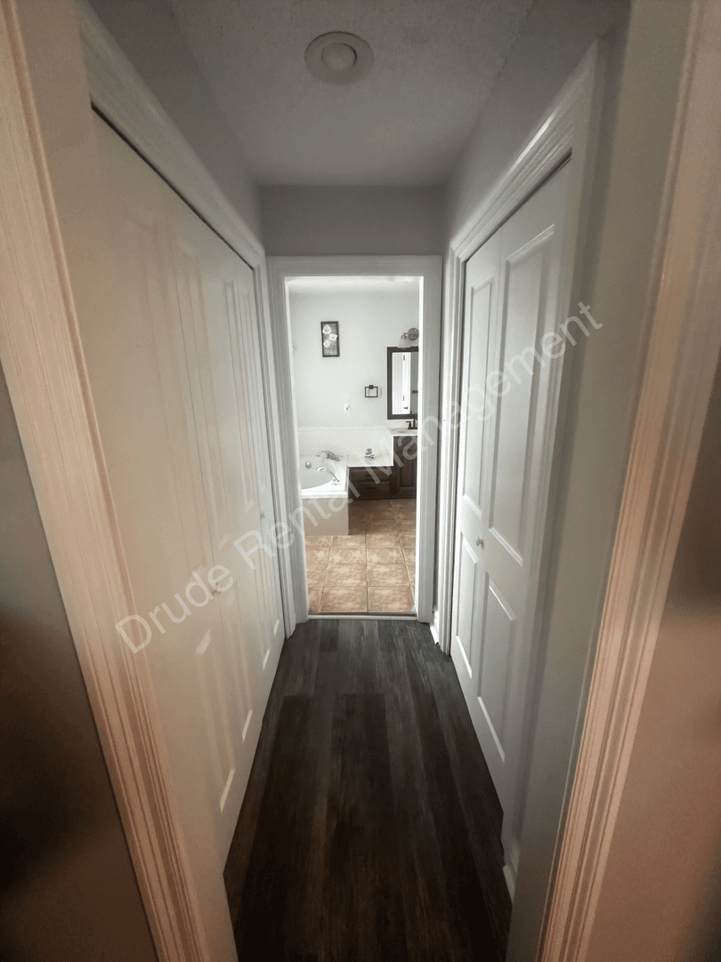Madisonville House: 65 Rue Du Sud