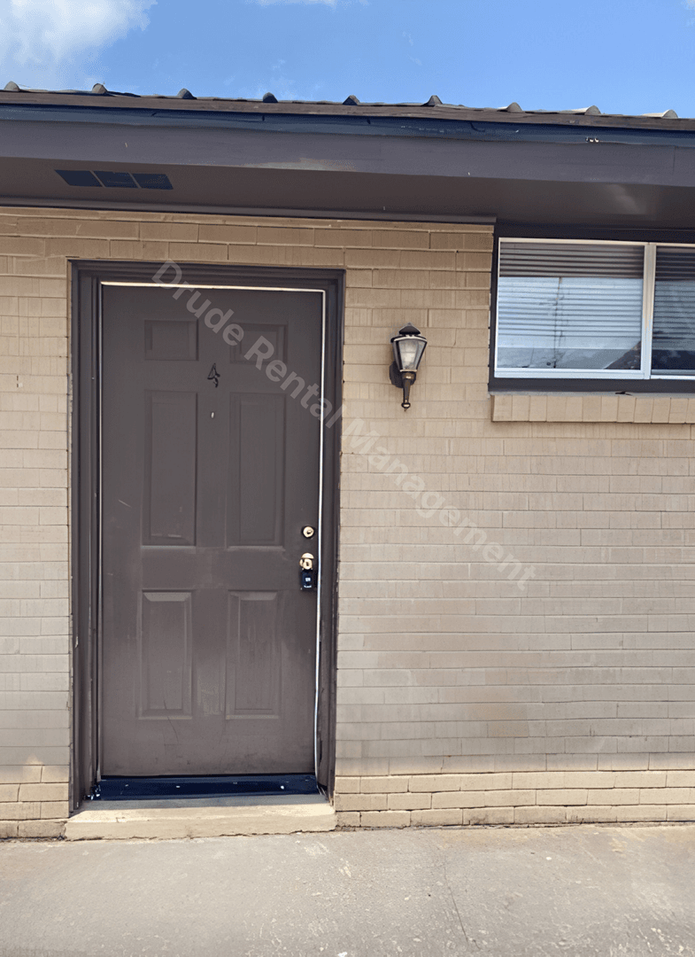 Independence Apartment: 52504 U.S. 51
