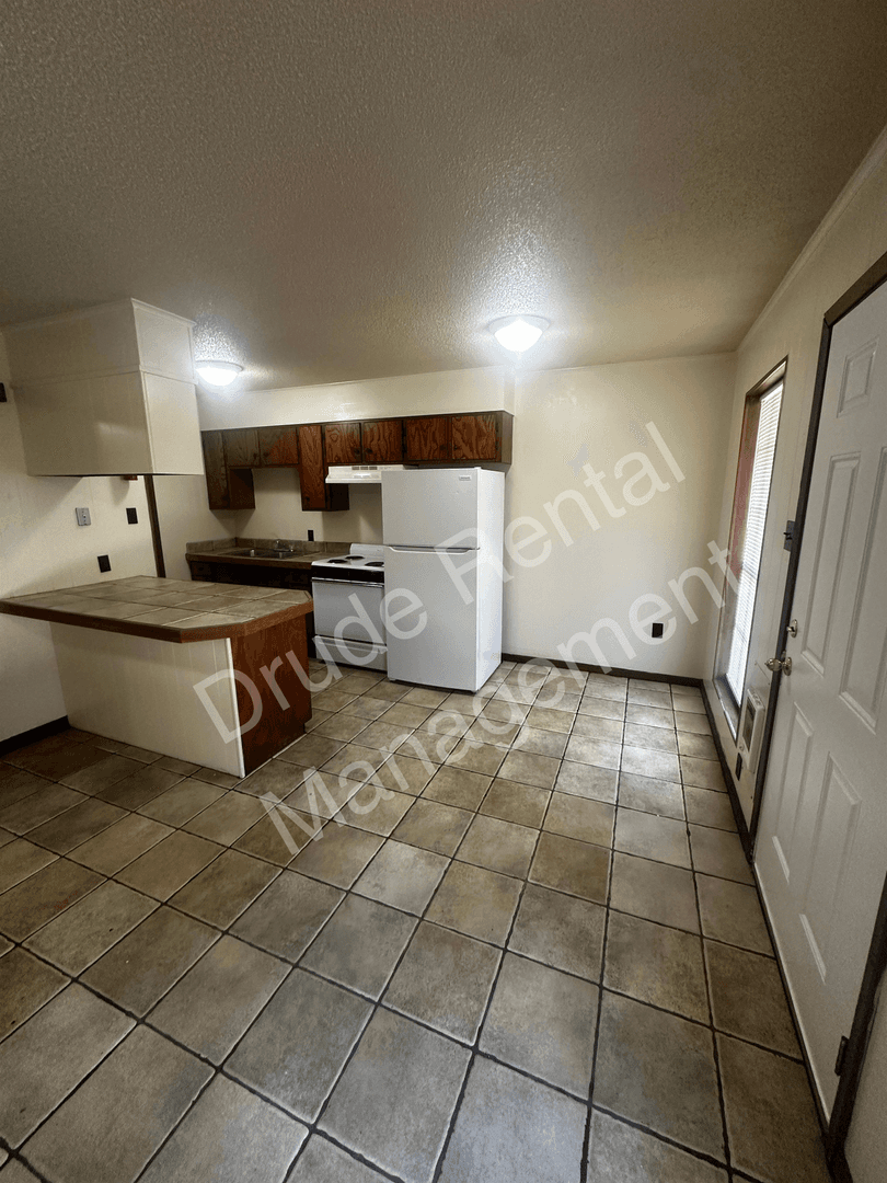 Hammond Apartment: 42219 W. Yellow Water Rd.