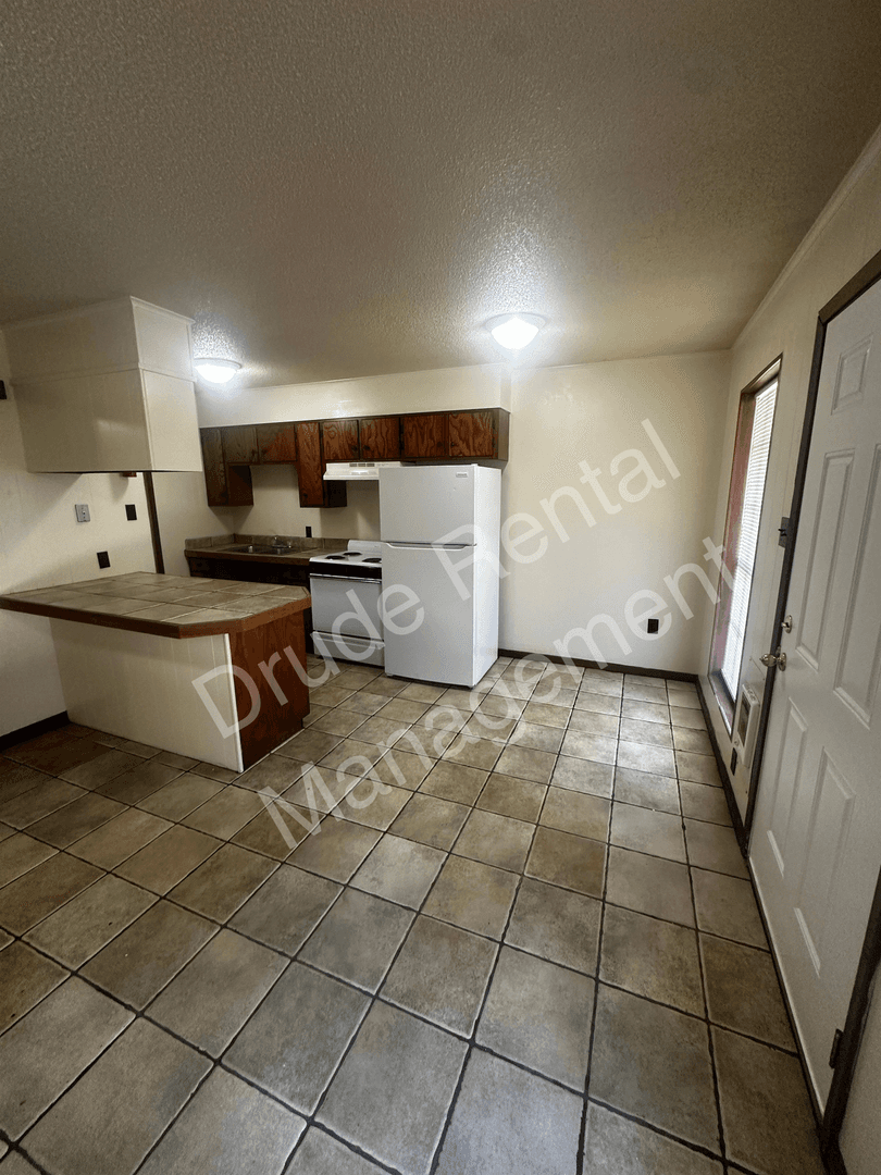 Hammond Apartment: 42219 W. Yellow Water Rd.