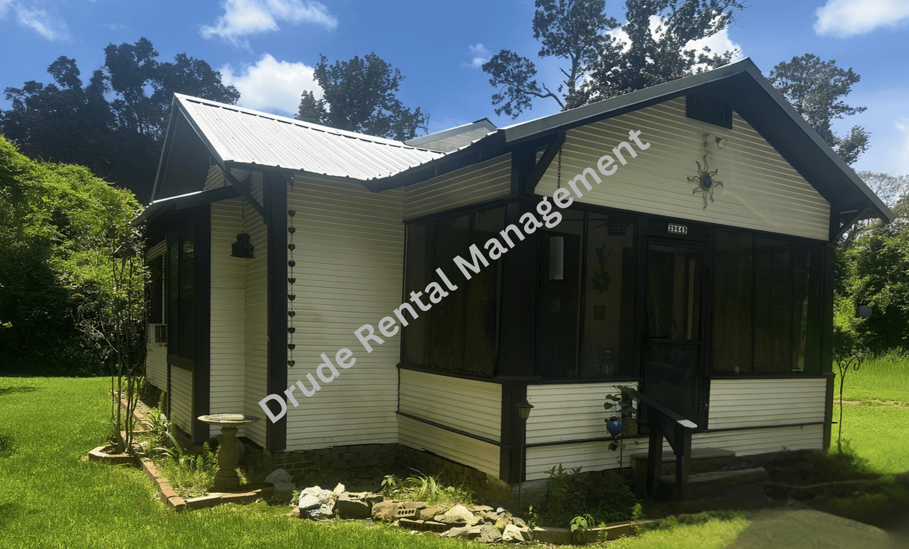 Ponchatoula House: 39649 School Section Road