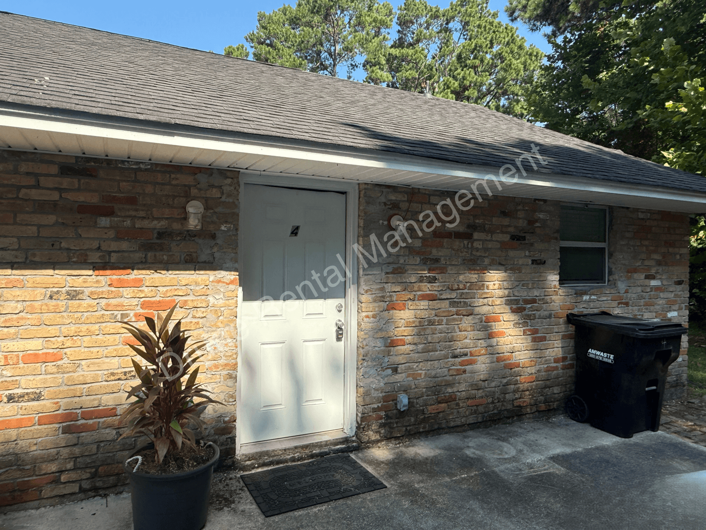 Hammond Apartment: 12461 Wardline Road