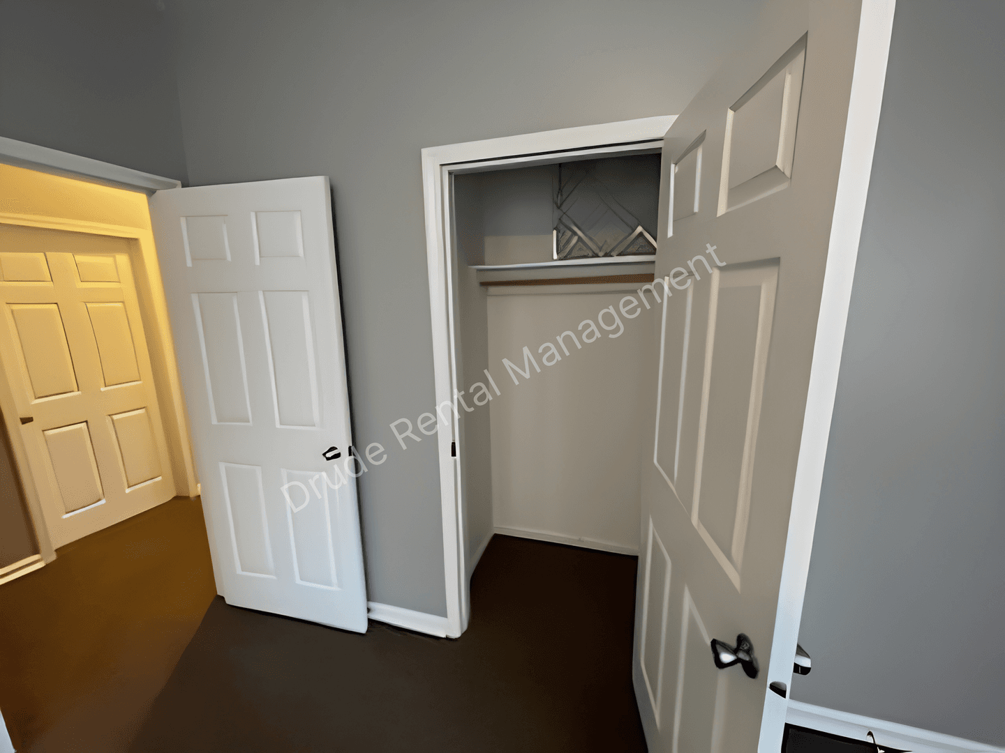 Hammond House: 809 E Thomas Street