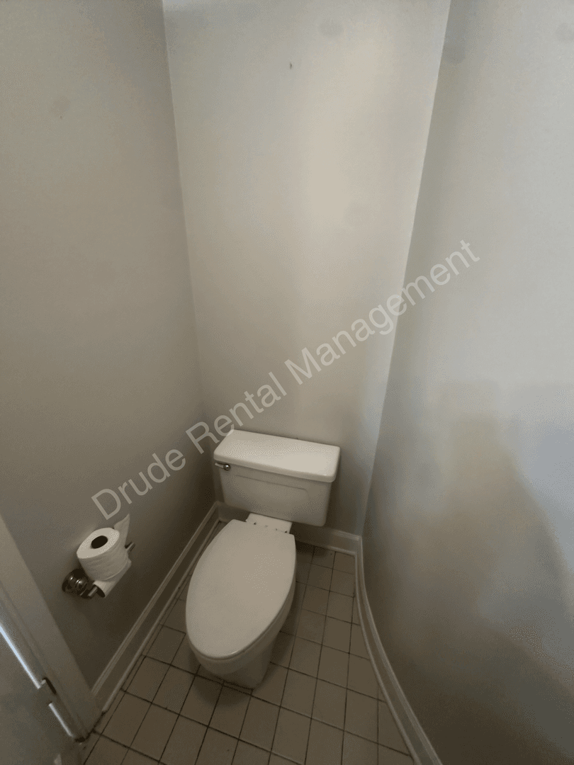Madisonville House: 65 Rue Du Sud
