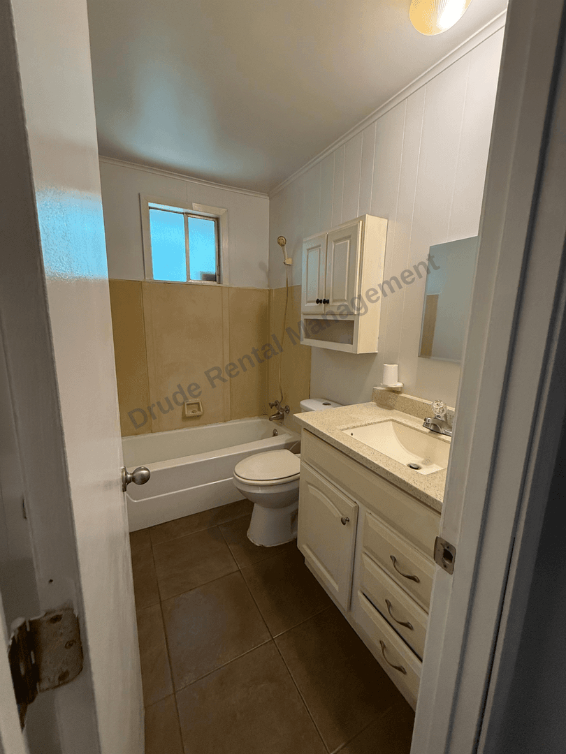 Hammond Apartment: 43334 Happywoods Road Ext