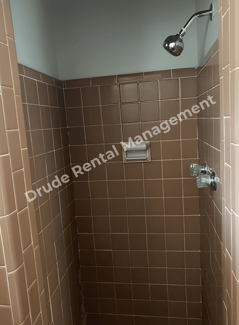 Independence Apartment: 52504 U.S. 51