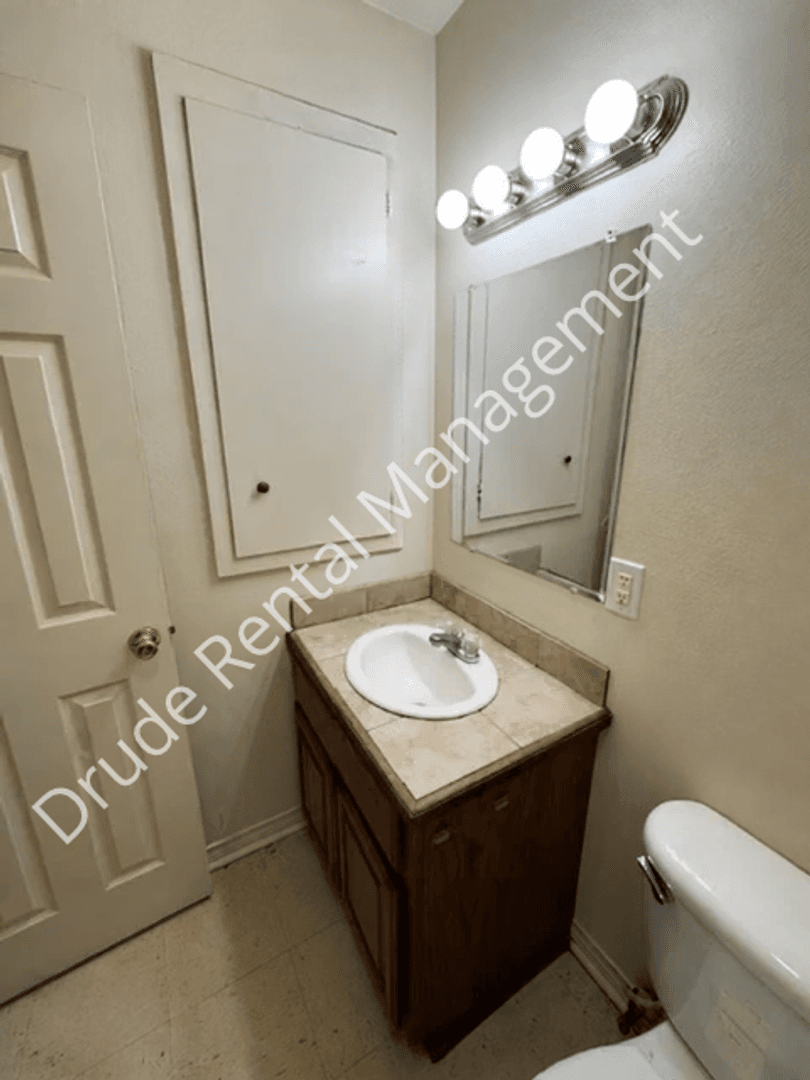 Hammond Apartment: 44068 S. Baptist Rd.