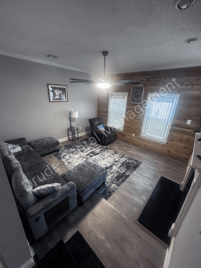 Madisonville House: 65 Rue Du Sud