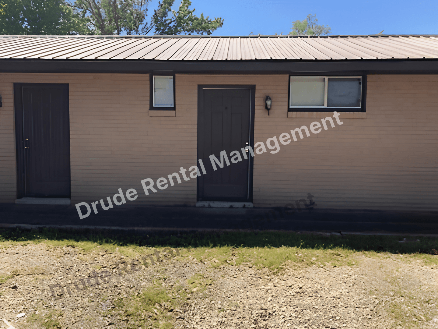 Independence Apartment: 52504 U.S. 51