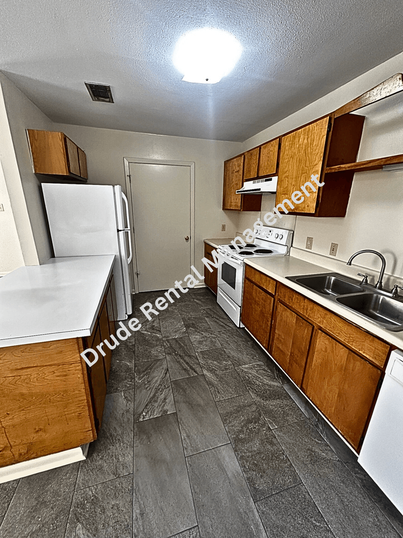 Hammond Apartment: 111 Mallard Drive Apt A