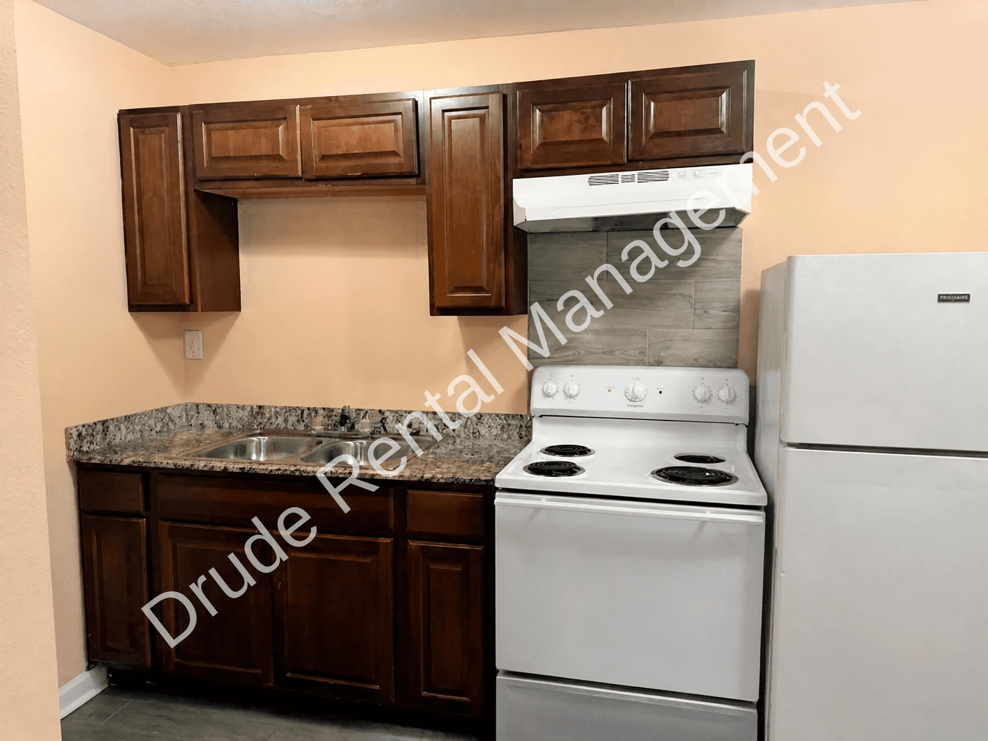 Hammond Apartment: 312 N. Chestnut St.
