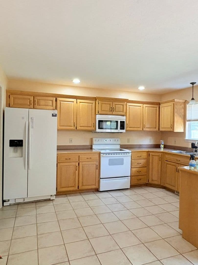 Springfield House: (NM) 3322 S. Lakeside Avenue
