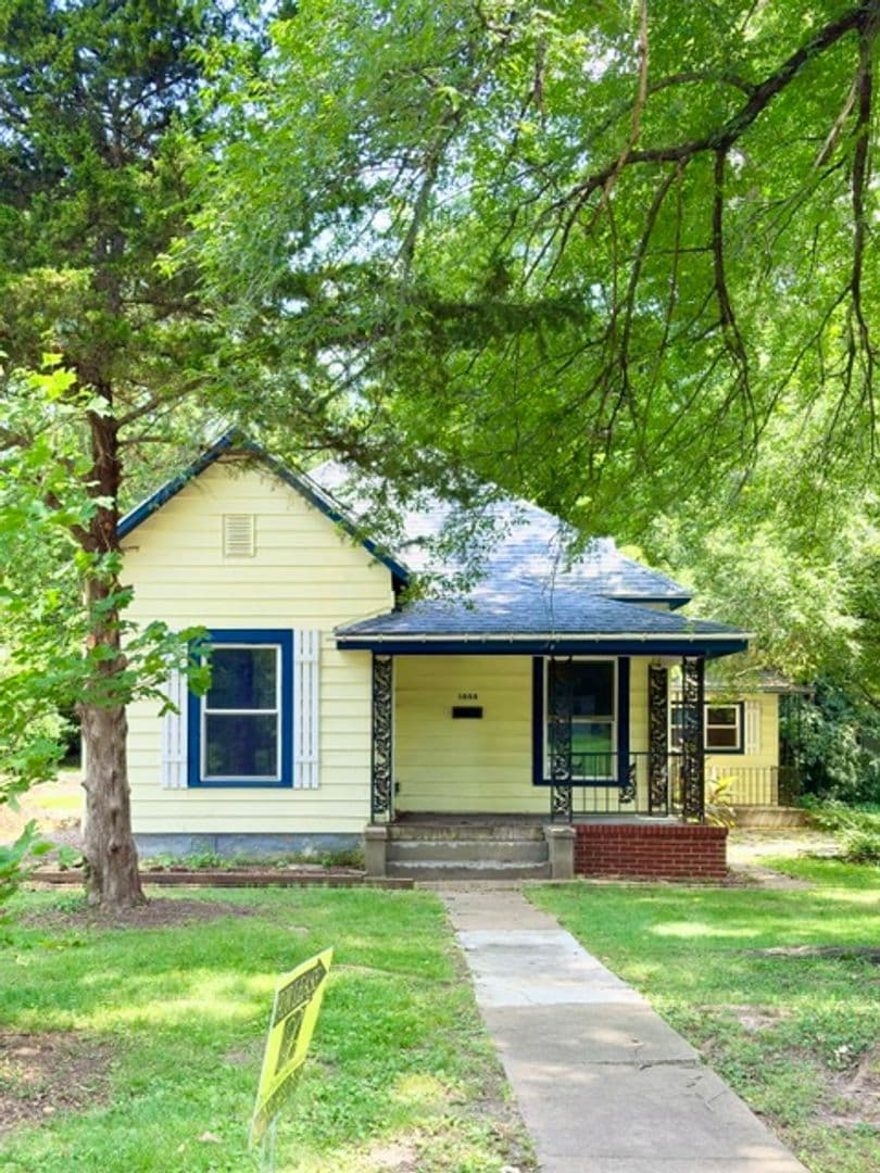 Springfield House: 1444 N. Sherman Avenue
