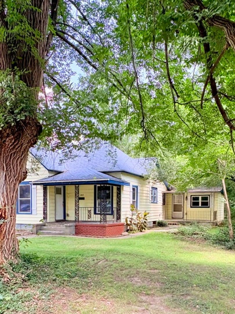 Springfield House: 1444 N. Sherman Avenue
